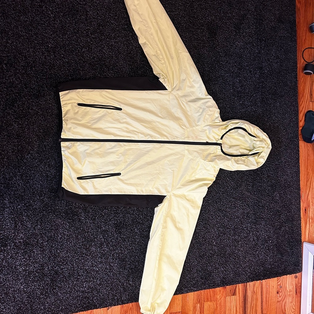 H&M Men's Yellow and Black Windbreaker